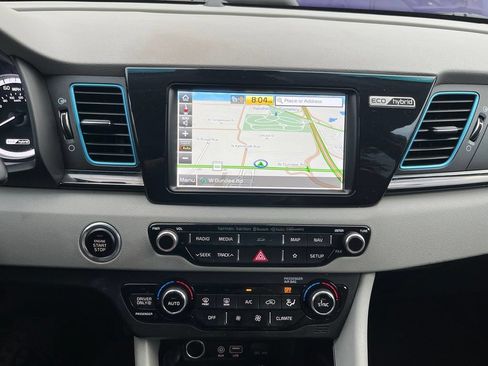 Used 2019 Kia Niro Touring FWD image 16