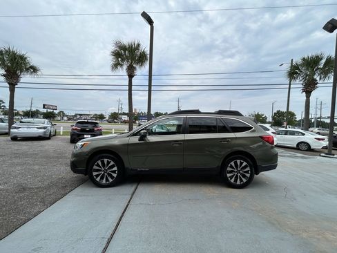 Used 2016 Subaru Outback 2.5i Limited AWD/4WD image 8