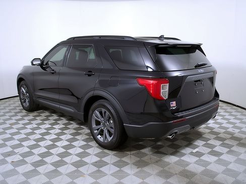Used 2023 Ford Explorer XLT w/ Equipment Group 202A image 9