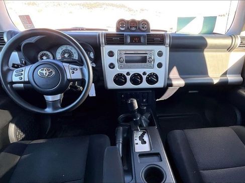 Used 2014 Toyota FJ Cruiser 4WD image 7