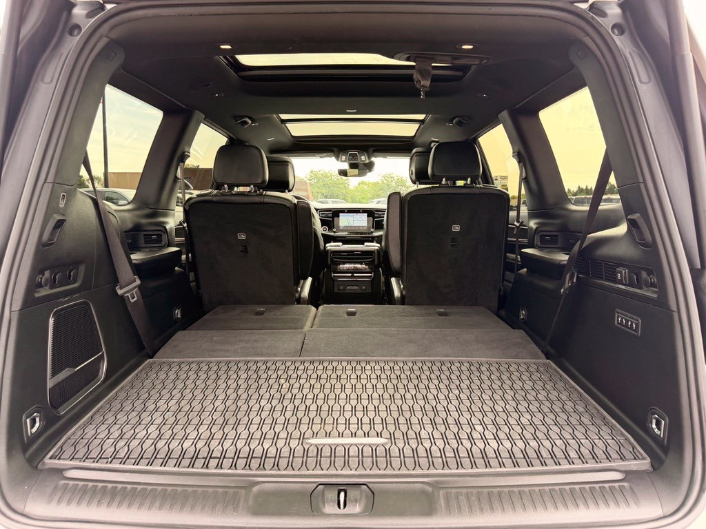 Used 2022 Jeep Wagoneer Series III w/ Premium Group I AWD/4WD image 28