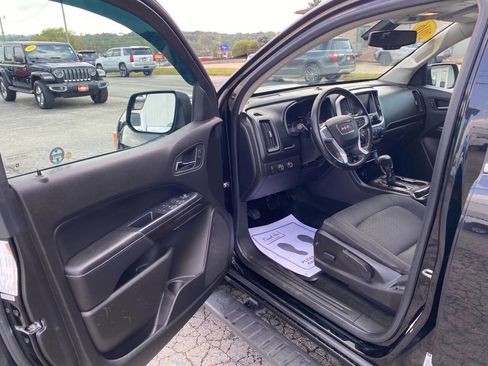 Used 2016 GMC Canyon SLE image 12