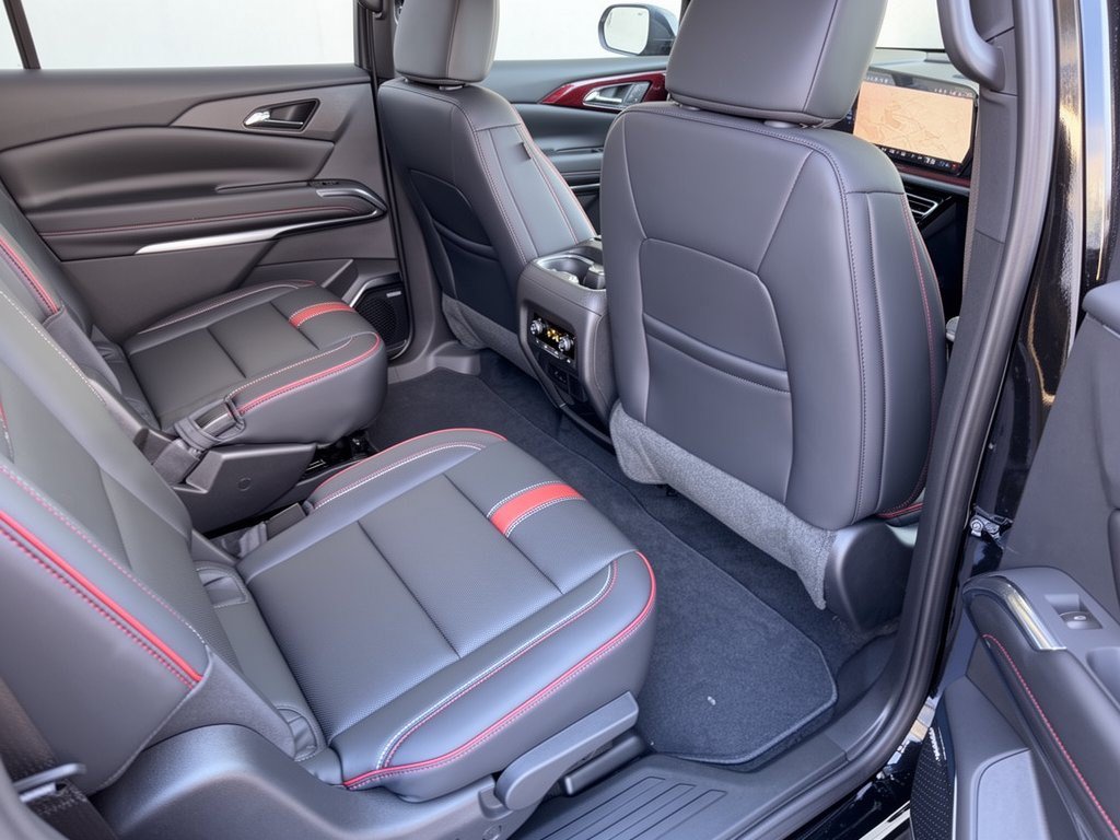 New 2027 Chevrolet Traverse RS FWD image 29