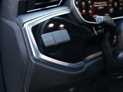 Used 2022 Audi Q3 2.0T Premium image 14