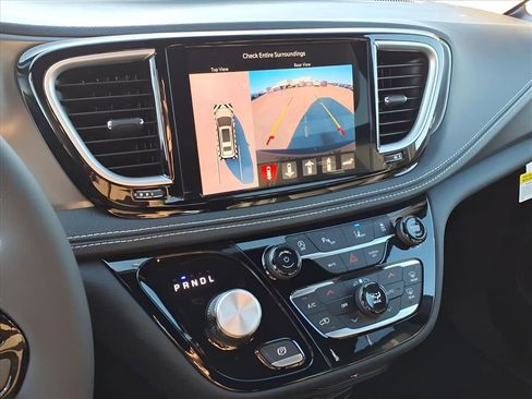 New 2026 Chrysler Pacifica Select w/ S Appearance Package image 26