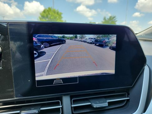 Used 2024 Chevrolet Trax LS w/ LS Convenience Package FWD image 16