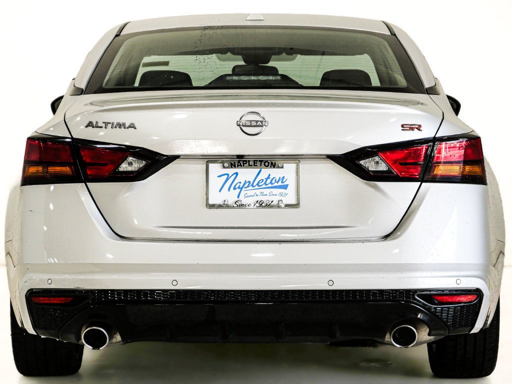 Used 2024 Nissan Altima 2.5 SR FWD image 7