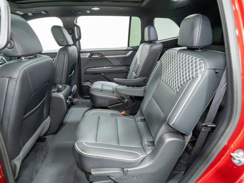 Used 2024 GMC Acadia Denali w/ Super Cruise Package image 32