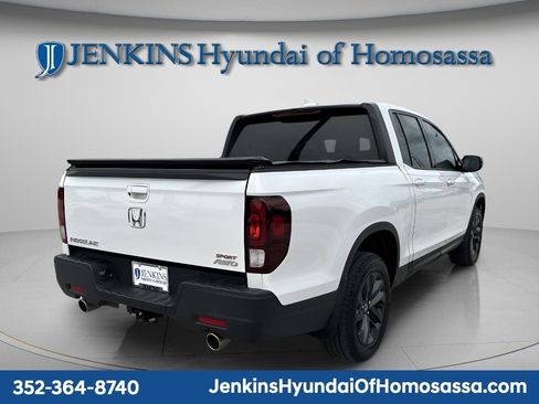 Used 2023 Honda Ridgeline Sport image 2