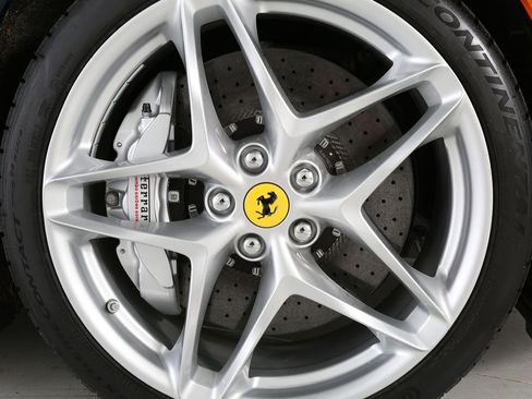 Used 2024 Ferrari Roma Spider image 6
