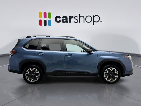 Used 2025 Subaru Forester Premium image 6