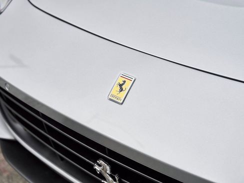 Used 2020 Ferrari GTC4Lusso T RWD image 6