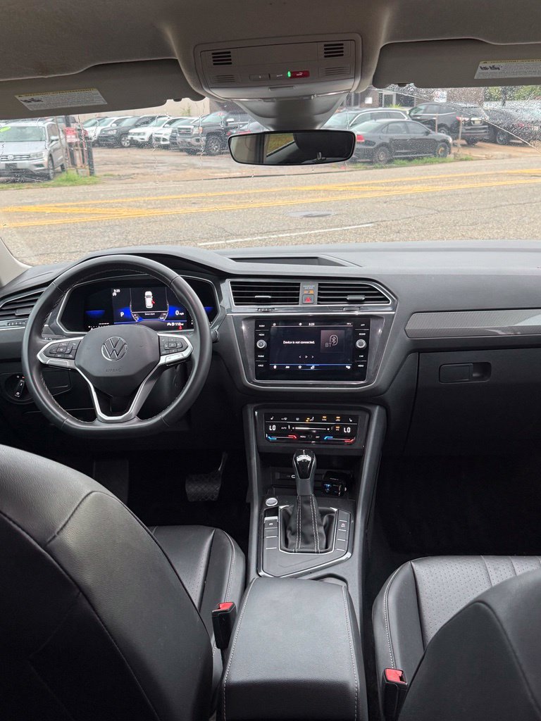 Used 2022 Volkswagen Tiguan SE FWD image 9