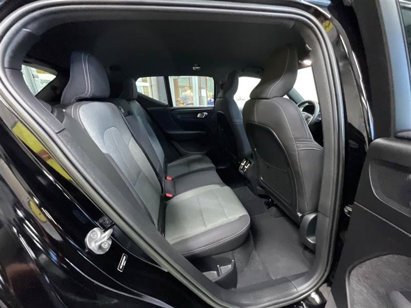 Used 2023 Volvo XC40 B5 Core AWD/4WD image 26