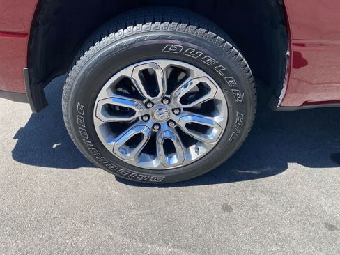 Used 2023 RAM 1500 Laramie AWD/4WD image 5