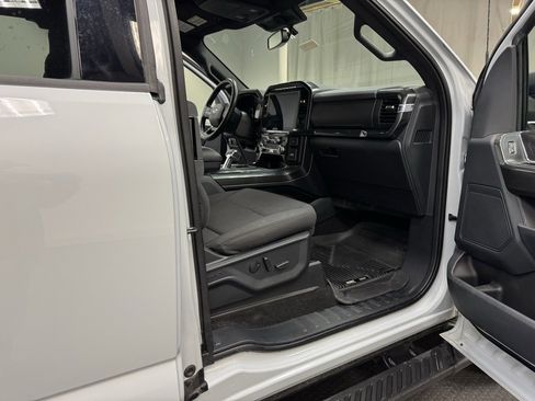 Used 2022 Ford F150 XLT w/ Equipment Group 302A High image 15