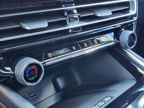 New 2026 Chevrolet Traverse RS w/ LPO, Floor Liner Package image 22