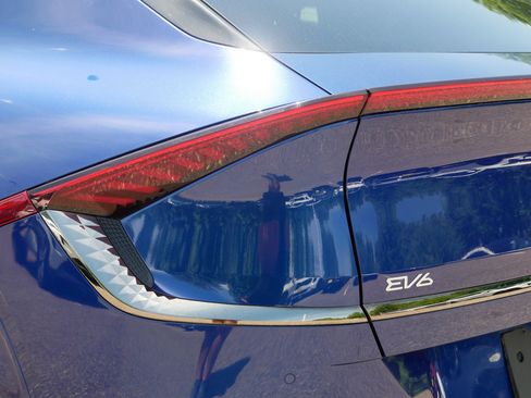 Certified 2023 Kia EV6 GT-Line AWD/4WD image 17