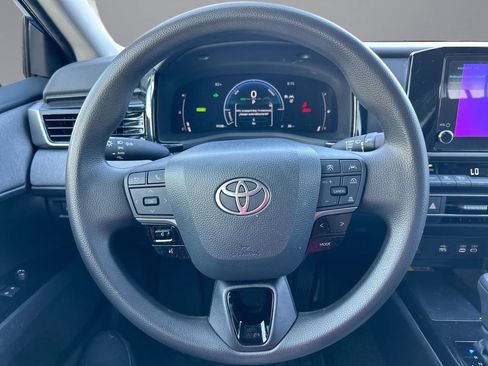 Used 2025 Toyota Camry LE FWD image 14