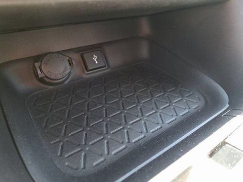 Used 2020 Toyota RAV4 XLE Premium AWD/4WD image 20
