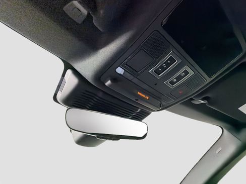 Certified 2025 Land Rover Range Rover Evoque S image 22