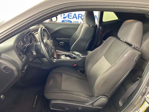 Used 2017 Dodge Challenger R/T image 24