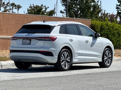 Used 2023 Audi Q4 e-tron Premium Plus w/ Premium Plus RWD image 4