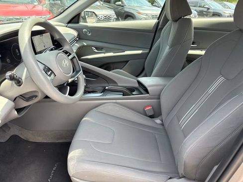 Used 2024 Hyundai Elantra SEL FWD image 18