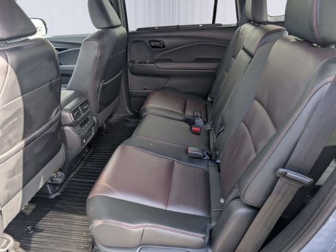 Certified 2025 Honda Passport Black Edition image 14