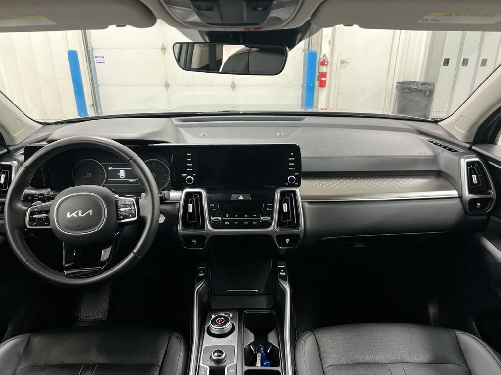 Used 2023 Kia Sorento EX AWD/4WD image 10