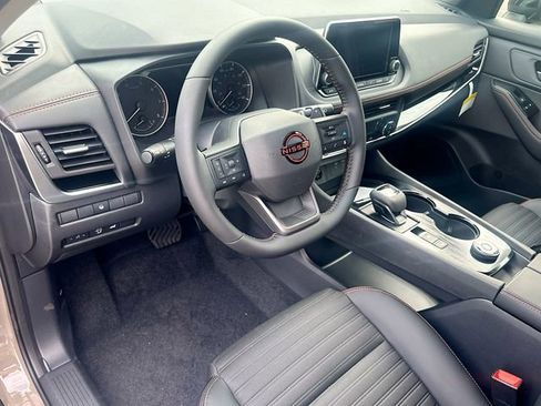 New 2026 Nissan Rogue SV image 10