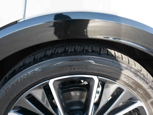 Used 2024 Toyota Prius XLE image 29