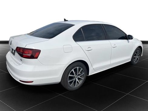 Used 2017 Volkswagen Jetta SE FWD image 5