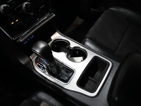 Used 2021 Jeep Grand Cherokee Laredo X image 18