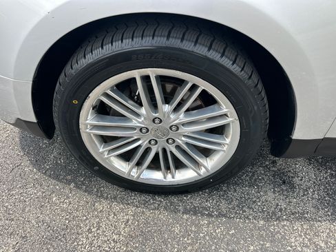 Used 2019 Lincoln MKT AWD image 8