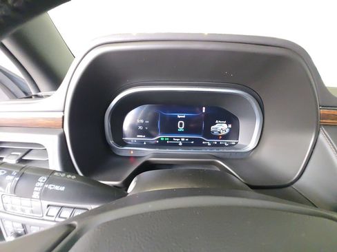Used 2023 Chevrolet Suburban High Country AWD/4WD image 14
