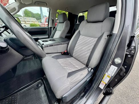 Used 2018 Toyota Tundra SR5 AWD/4WD image 9