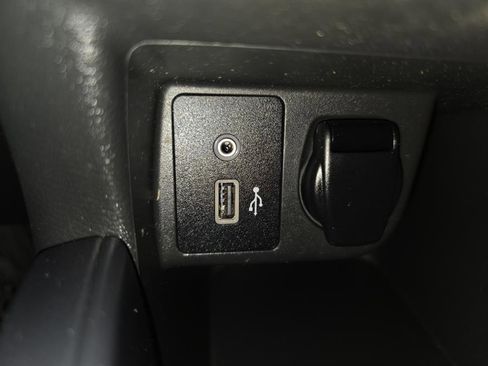 Used 2021 Nissan Versa SV image 26