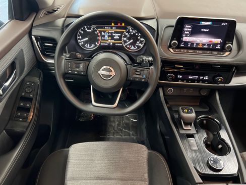 Used 2022 Nissan Rogue SV image 13