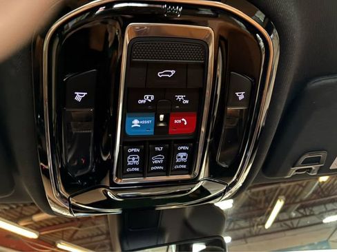 Used 2023 Jeep Grand Cherokee L Summit AWD/4WD image 28