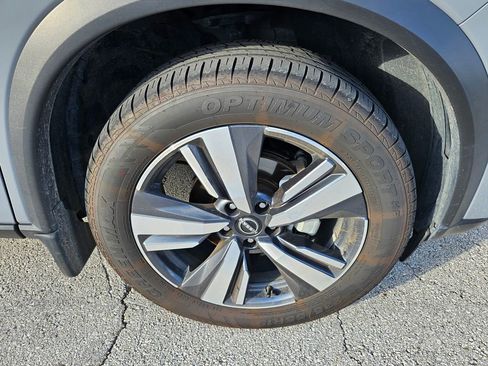 Used 2022 Nissan Rogue SL w/ SL Premium Package image 40