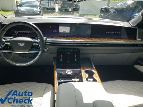 Used 2025 Cadillac Escalade ESV Sport Platinum AWD/4WD image 16