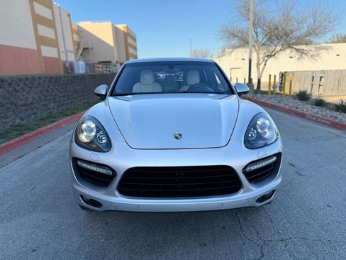 Used 2012 Porsche Cayenne Turbo image 5