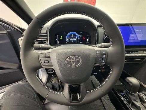 Used 2026 Toyota Camry SE w/ Multimedia Upgrade Package image 15