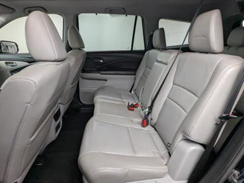 Used 2016 Honda Pilot Touring image 13