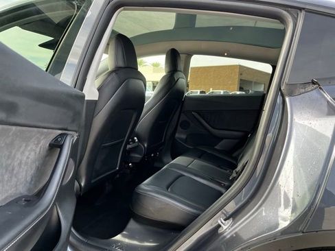 Used 2022 Tesla Model Y Performance image 10