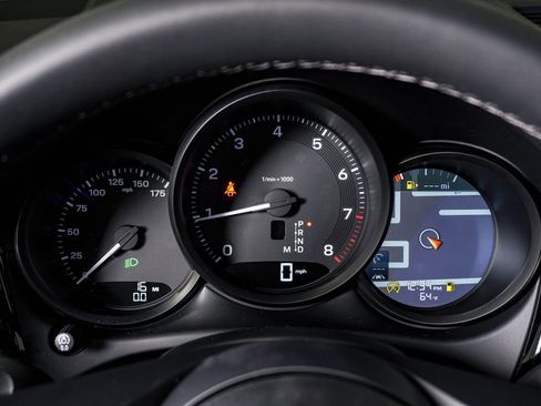 New 2026 Porsche Macan image 19