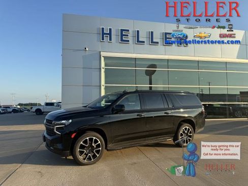 Used 2022 Chevrolet Suburban RST w/ Luxury Package AWD/4WD image 1