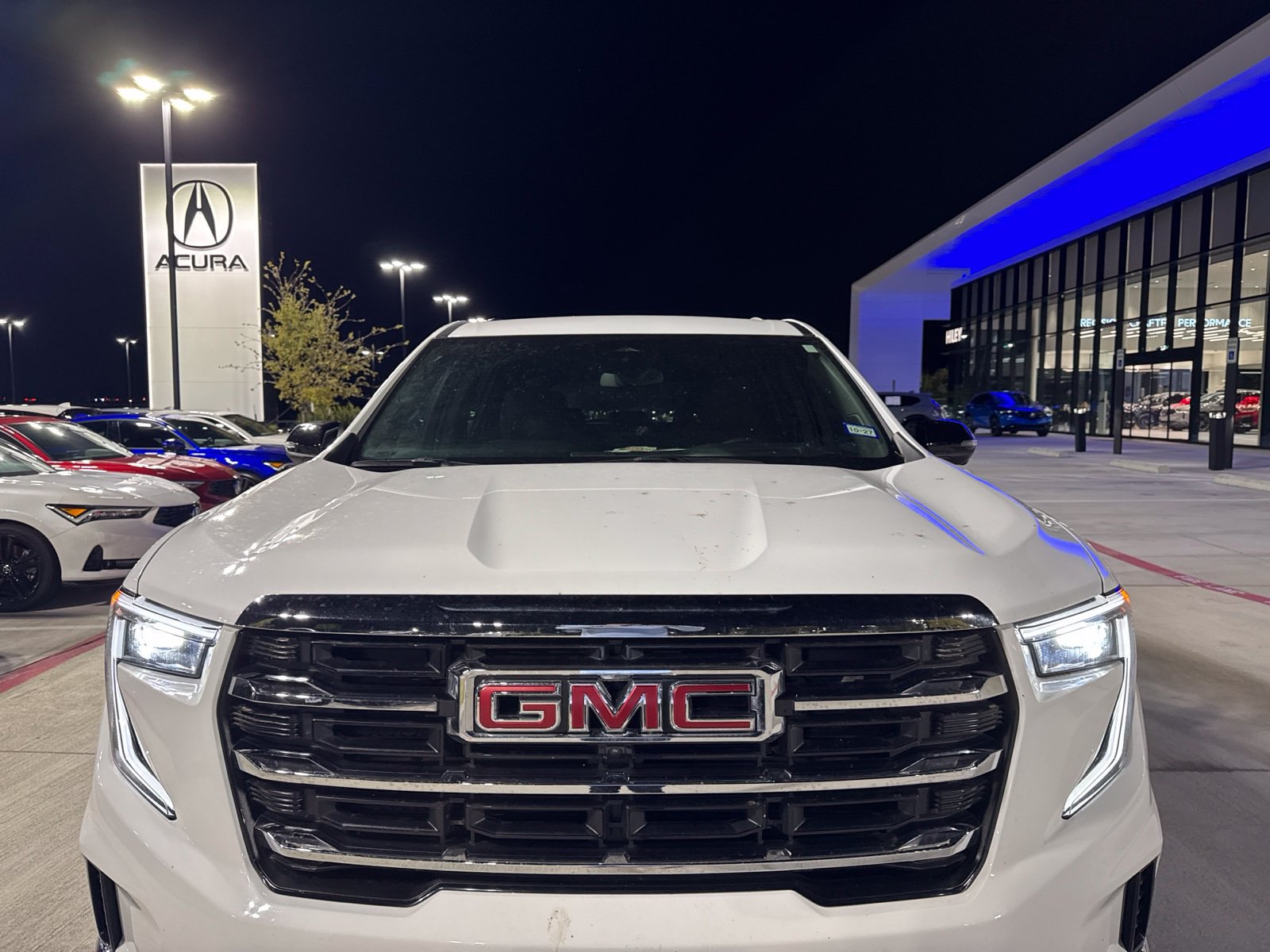 Used 2025 GMC Acadia Elevation FWD image 2