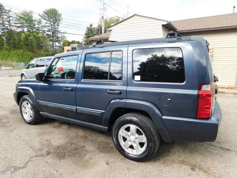 Used 2008 Jeep Commander Sport image 6